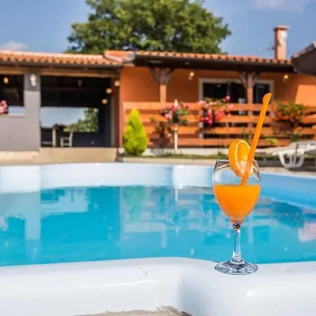 Sejdi With Private Pool Hébergement de vacances Pula